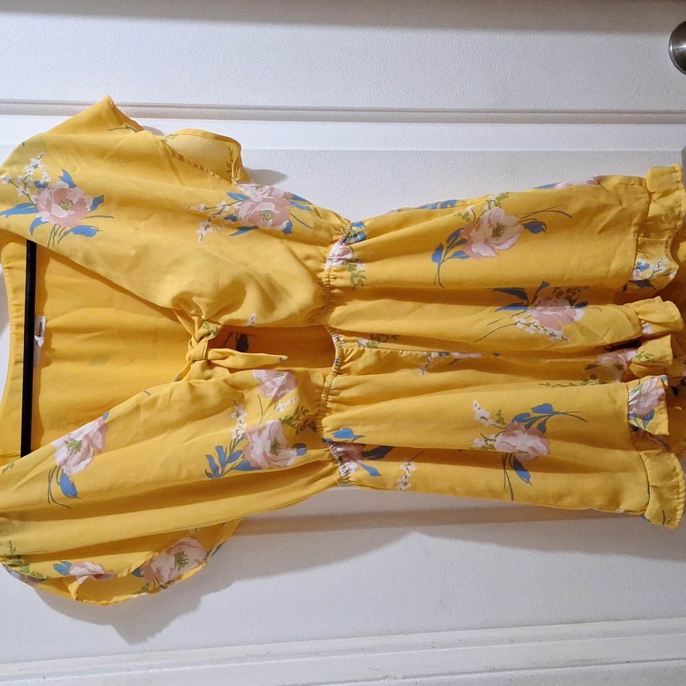 June and Hudson floral‎ yellow romper shorts size Small
